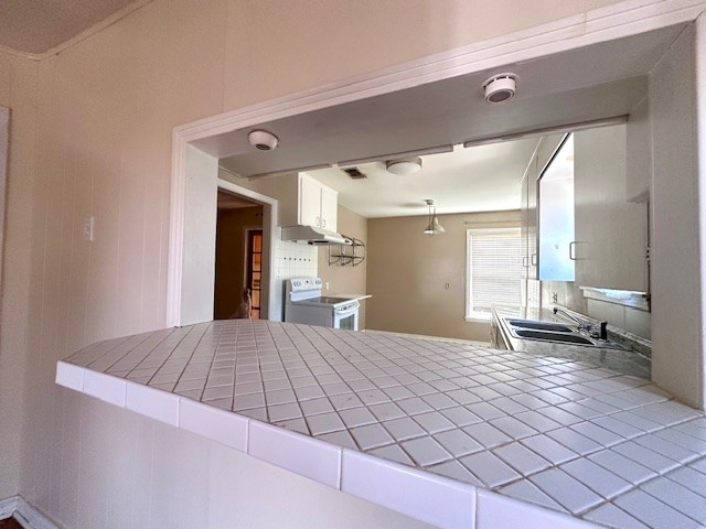 3757 Avondale