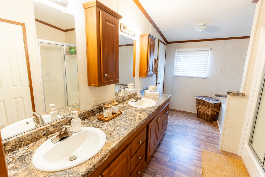 1014 W County Rd 132, Midland, Texas image 21