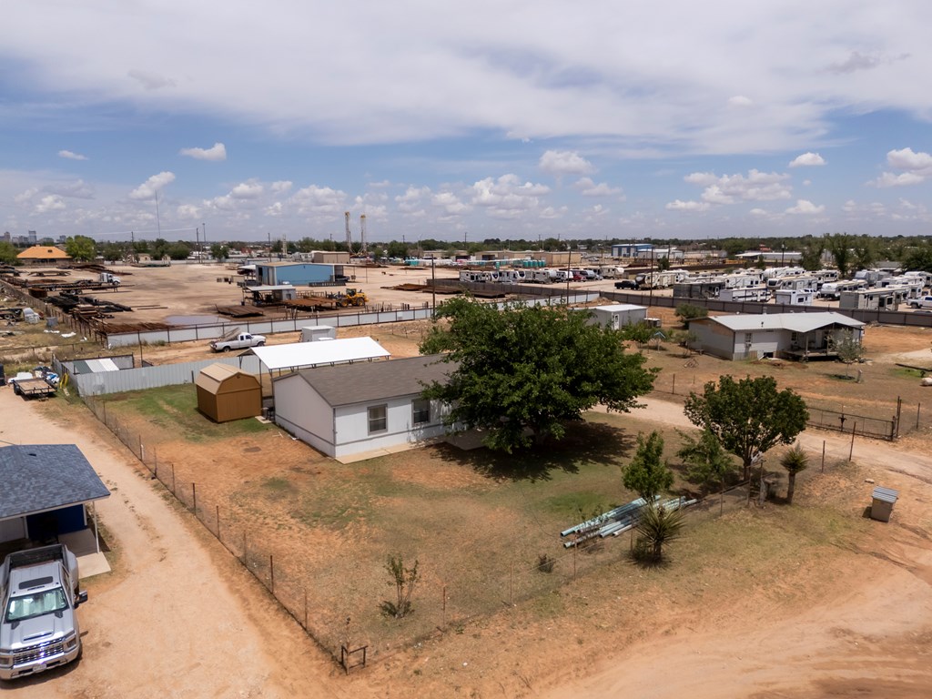 1014 W County Rd 132, Midland, Texas image 31