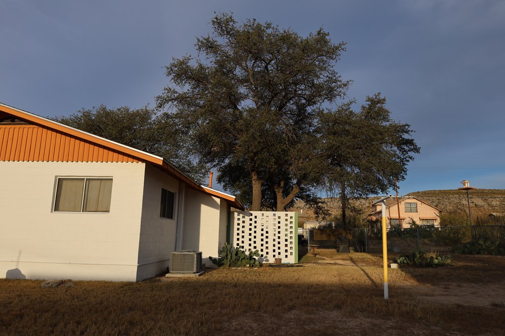 301 E Kerr, Sanderson, Texas image 17