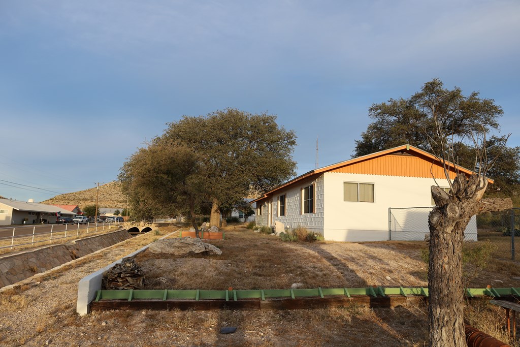 301 E Kerr, Sanderson, Texas image 3