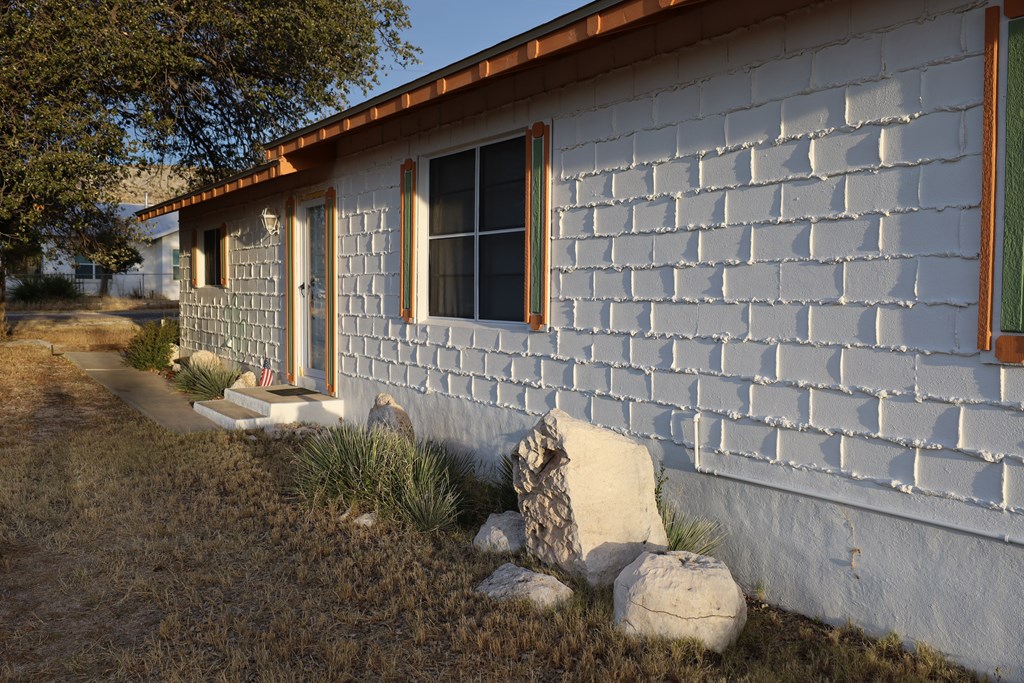 301 E Kerr, Sanderson, Texas image 6