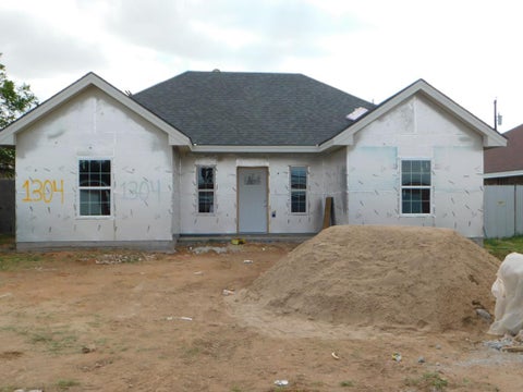 Homes For Sale - 1304 Connell St<br/> Midland, TX 79701