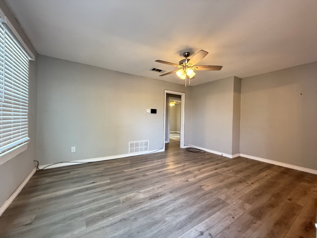 807 W 16th St, Big Spring, Texas image 5