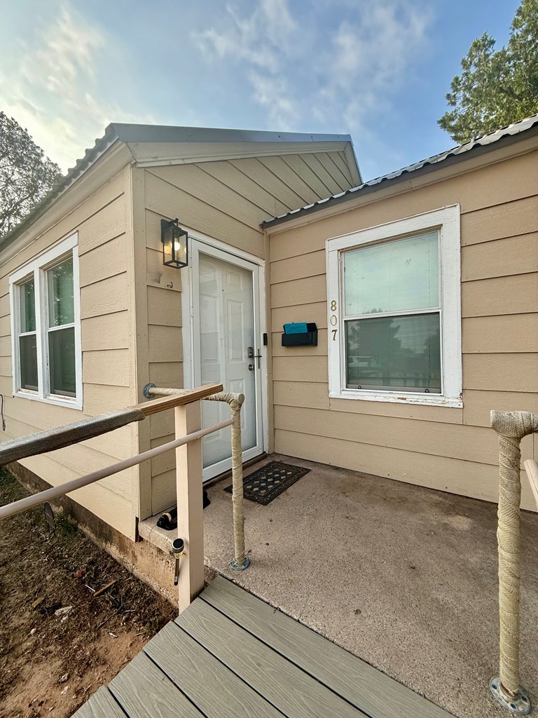 807 W 16th St, Big Spring, Texas image 4