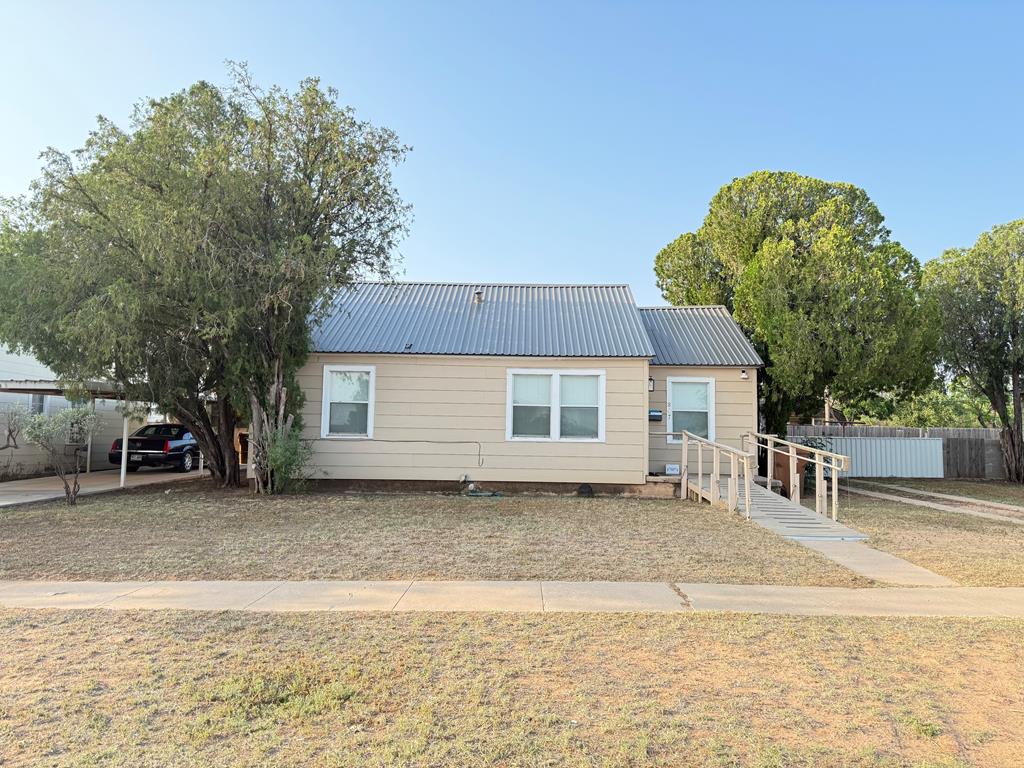 807 W 16th St, Big Spring, Texas image 1