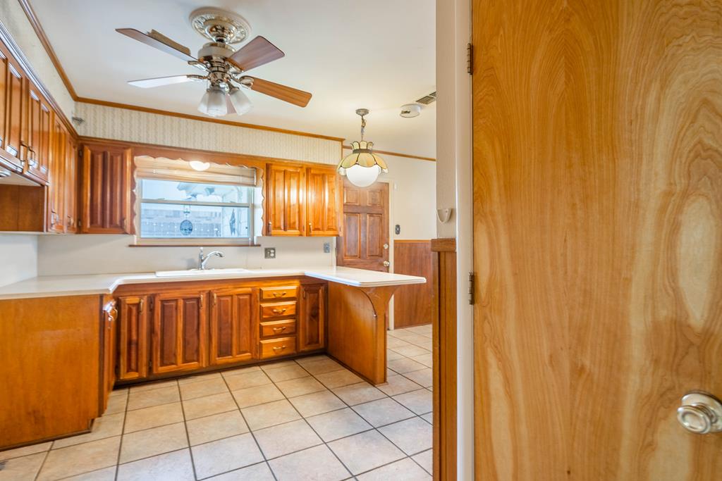 1002 Denton St, Midland, Texas image 9