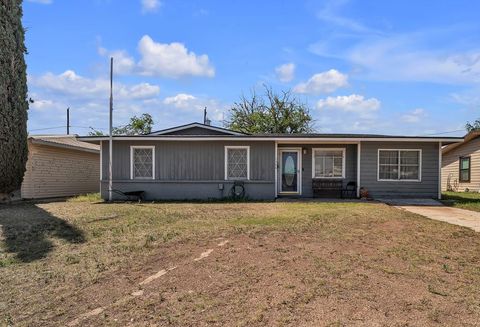 Homes For Sale - 1506 E 5th St<br/> Howard County, Big Spring, TX 79720