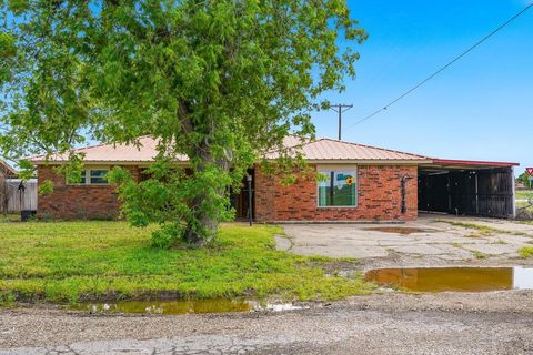 Homes For Sale - 1435 Bandera Dr<br/> Roscoe, TX 79545