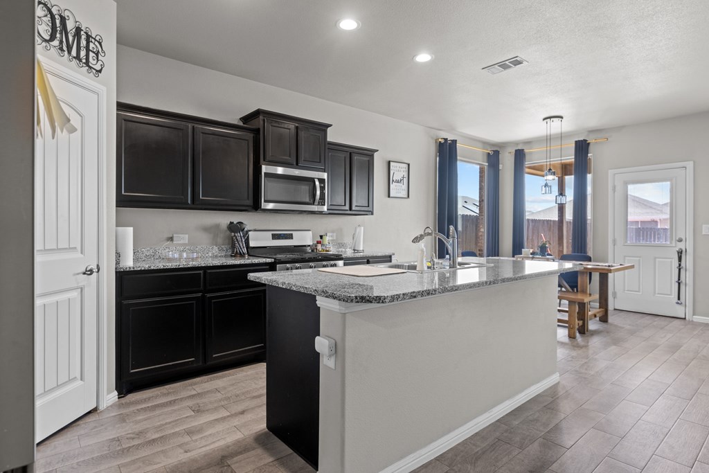 1900 Twin Falls Dr, Odessa, Texas image 5