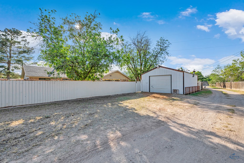 1412 Sparks St, Midland, Texas image 8