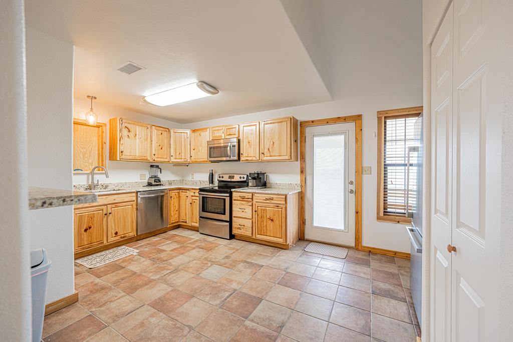 2381 County Rd C2691, Stanton, Texas image 16