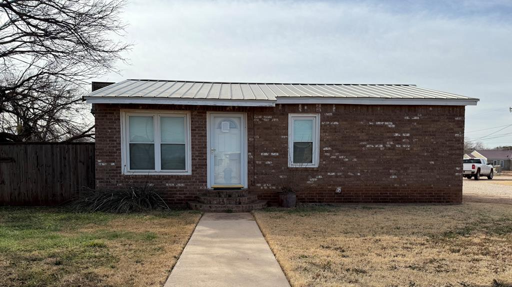 2502 25th St, Snyder, Texas image 1