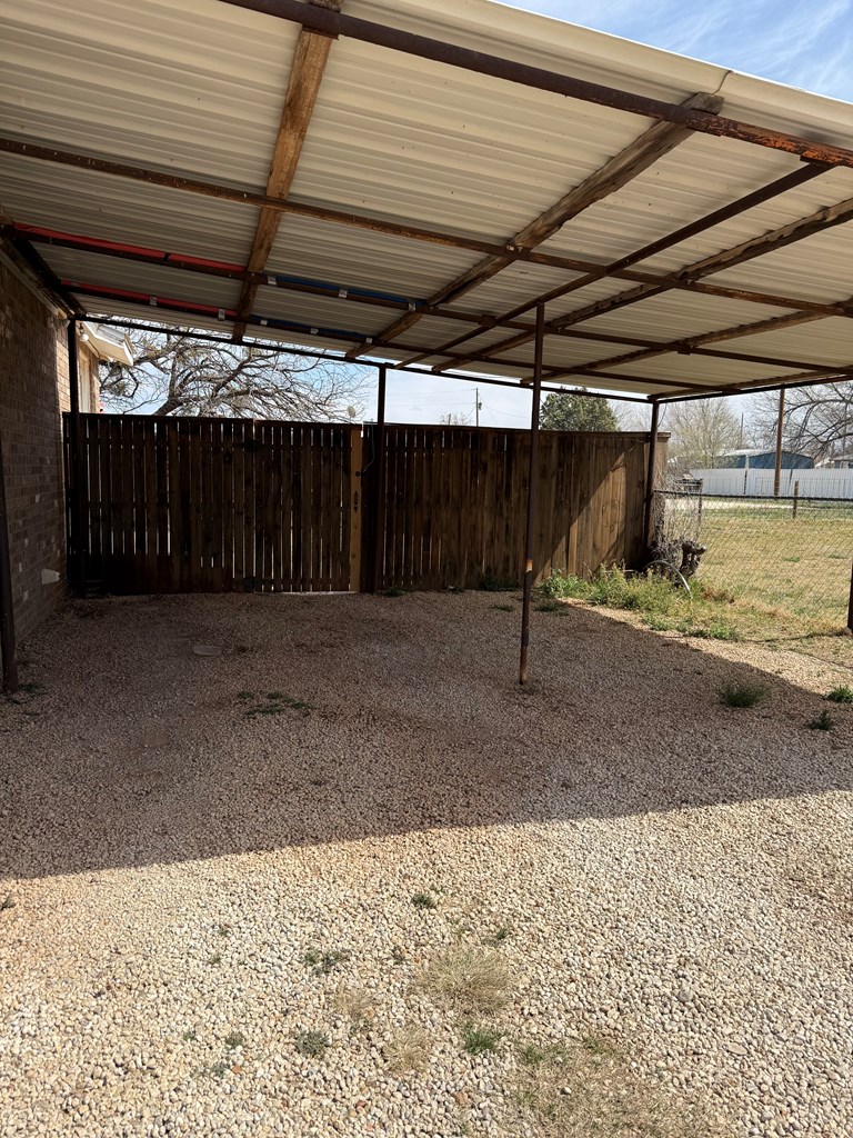 2502 25th St, Snyder, Texas image 4