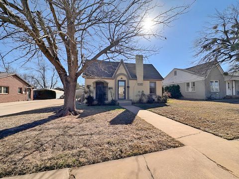 Homes For Sale - 1104 E 12th St<br/> Sweetwater, TX 79556
