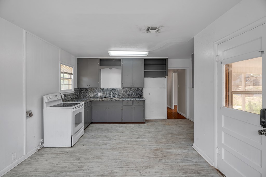 1621 E 17th St, Big Spring, Texas image 5