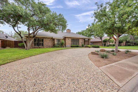 Homes For Sale - 1303 Daventry Place<br/> Midland, TX 79705