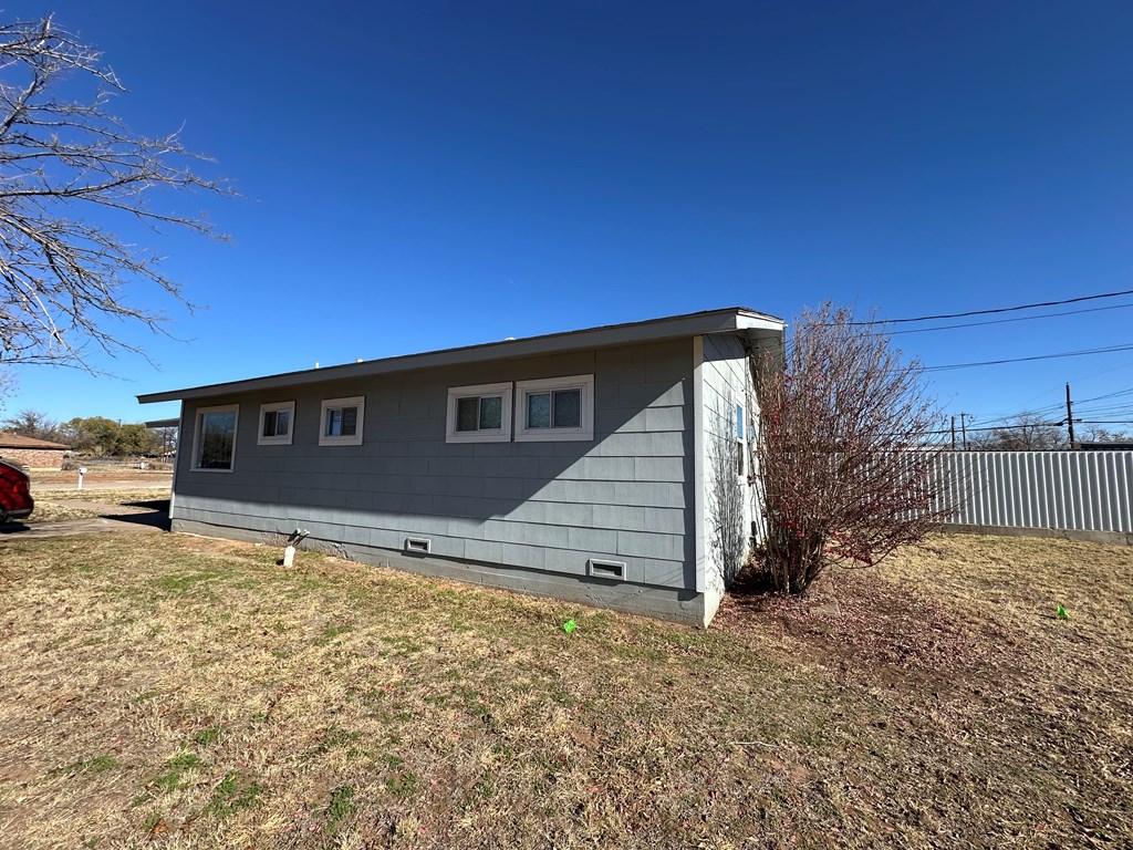 205 E 11th St, Colorado City, Texas image 3