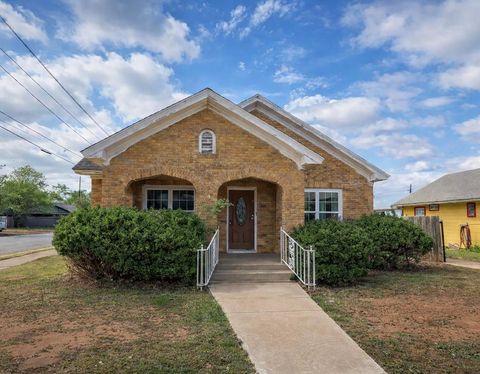 Homes For Sale - 1100 26th St<br/> Scurry County, Snyder, TX 79549