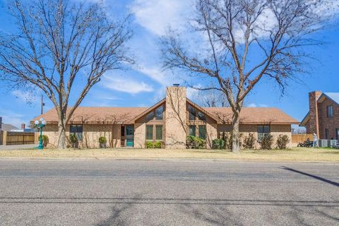 Homes For Sale - 2507 E 24th St<br/> Big Spring, TX 79720