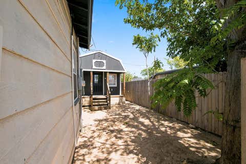 Homes For Rent - 210 Jackson Ave #B<br/> Midland, TX 79701
