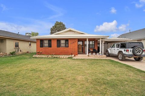 Homes For Sale - 1107 E 13th St<br/> Big Spring, TX 79720