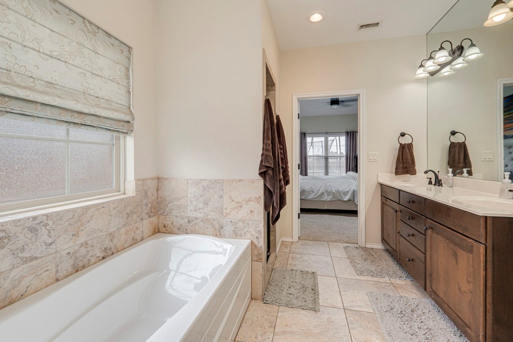 5905 Oak Creek Dr, Midland, Texas image 30