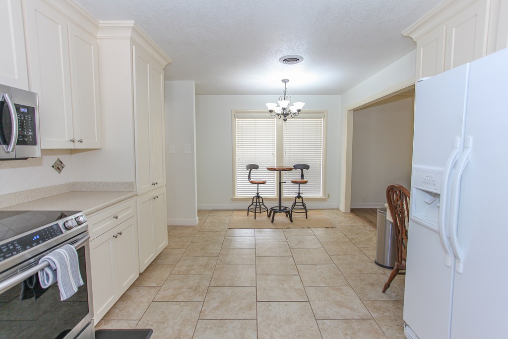 702 W Marcy Dr, Big Spring, Texas image 8
