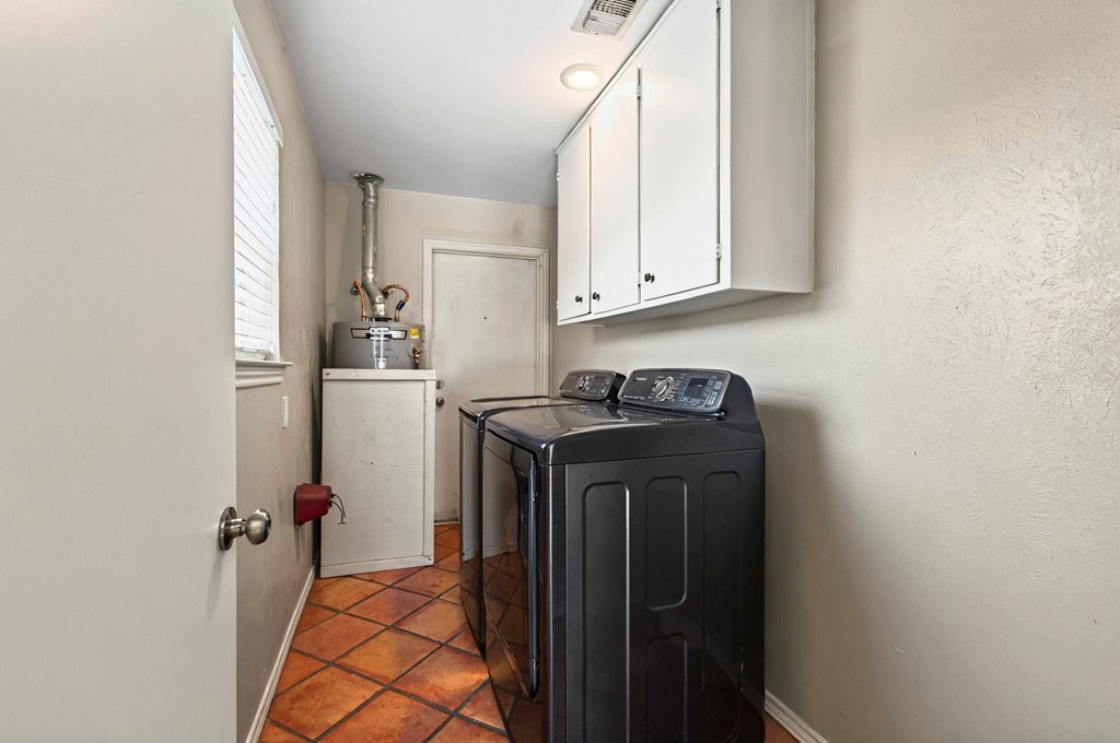 2401 Metz Place, Midland, Texas image 32
