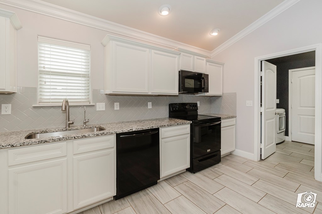1207 Wrangler Lane, Midland, Texas image 13