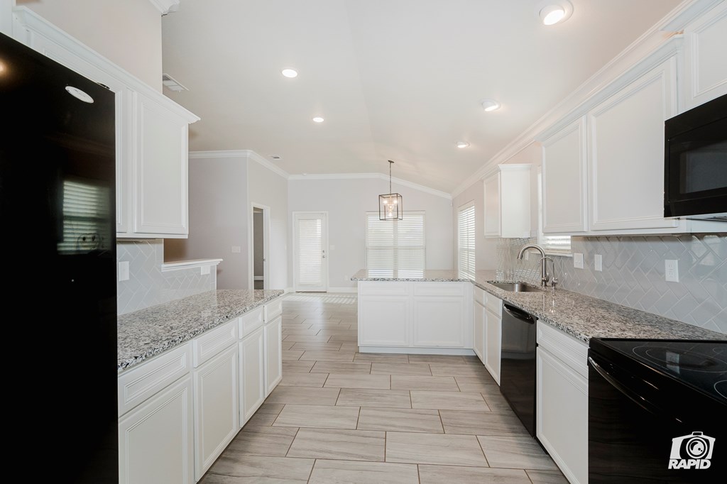 1207 Wrangler Lane, Midland, Texas image 10