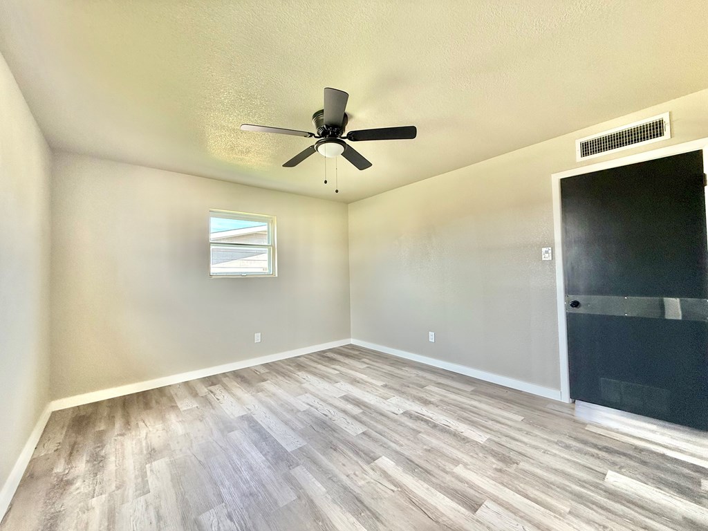 2410 E 25th St E St, Odessa, Texas image 11
