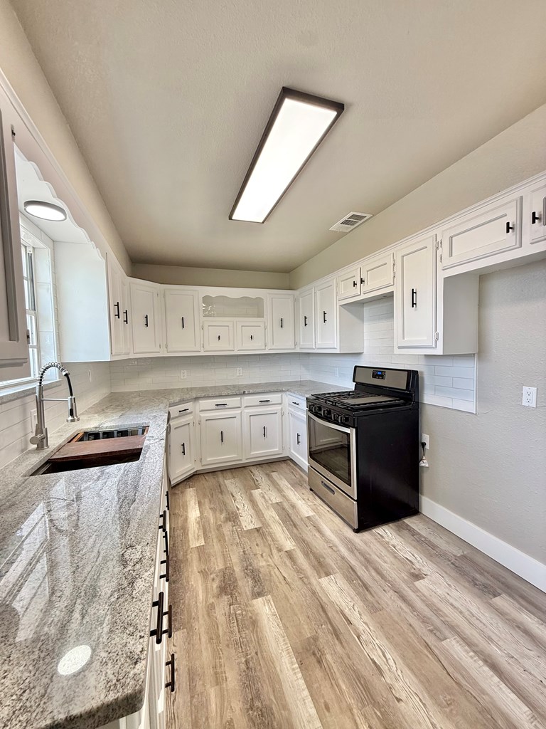 2410 E 25th St E St, Odessa, Texas image 3