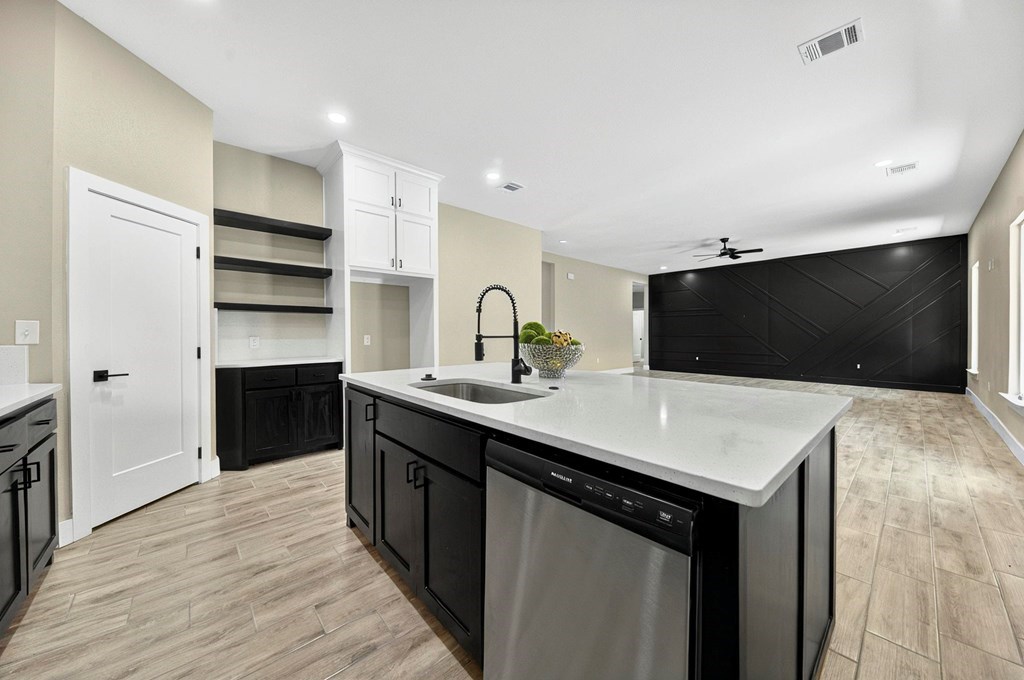 1001 Killdeer, Midland, Texas image 12