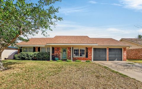 Homes For Sale - 3317 Cimmaron Ave<br/> Midland, TX 79707