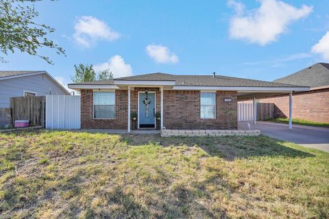 Homes For Sale - 1210 E Golf Course Rd<br/> Midland, TX 79701