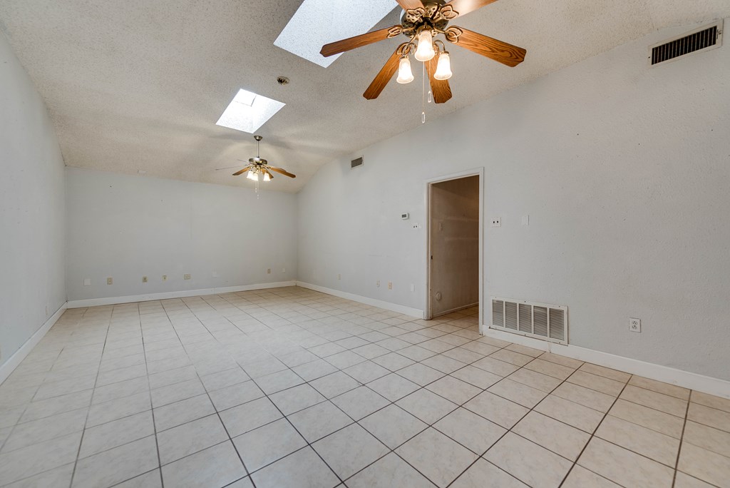 1301 Mckinney Ave, Odessa, Texas image 9