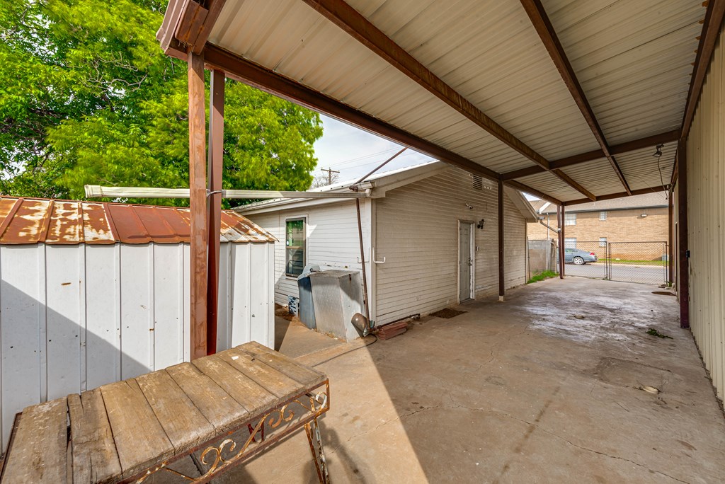 1301 Mckinney Ave, Odessa, Texas image 6