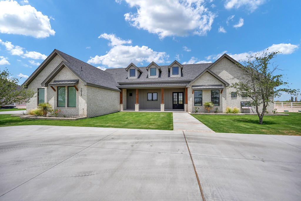 7012 W County Rd 42, Midland, Texas image 2