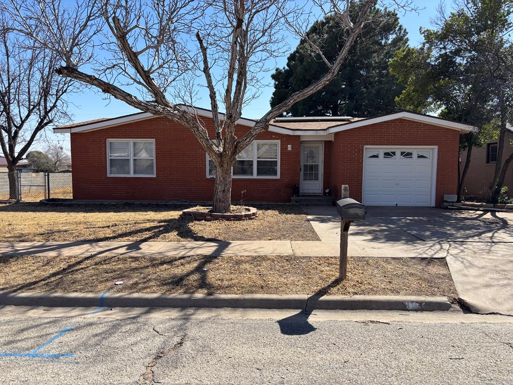 1806 38th St, Snyder, Texas image 1