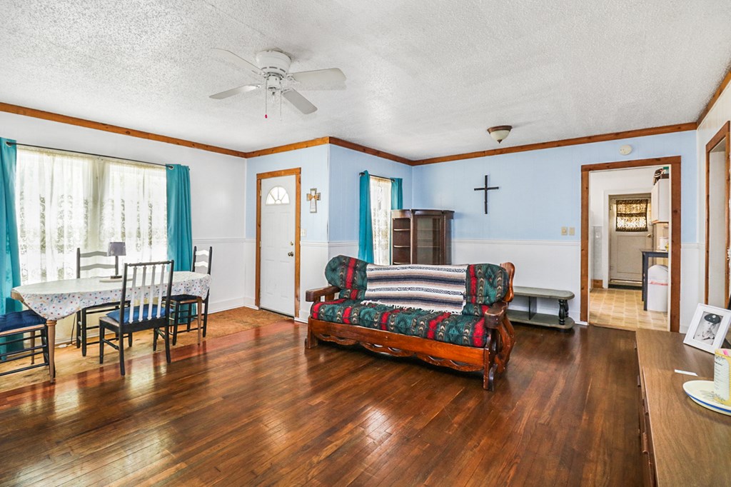 605 W Walnut St, Coleman, Texas image 2