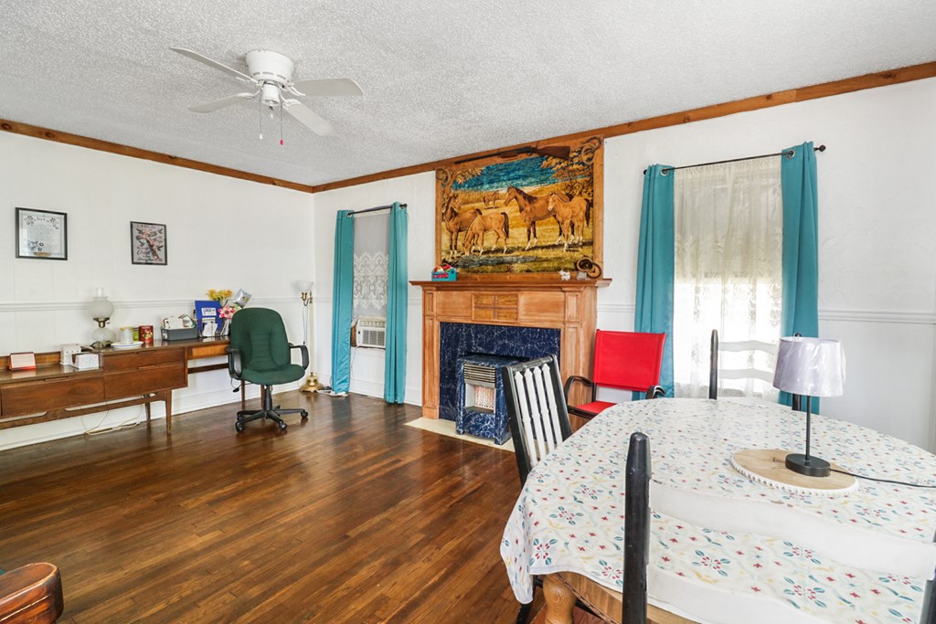 605 W Walnut St, Coleman, Texas image 3