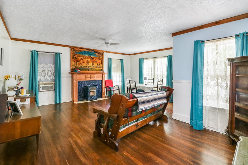 605 W Walnut St, Coleman, Texas image 4