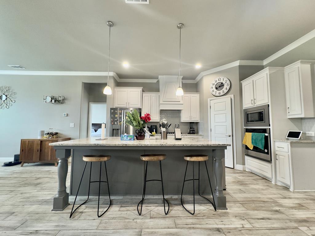 1815 Daybreak Way, Midland, Texas image 9