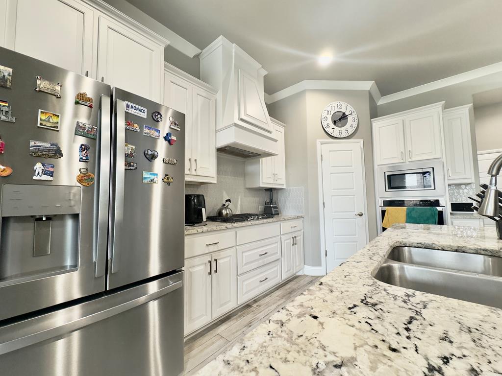 1815 Daybreak Way, Midland, Texas image 11