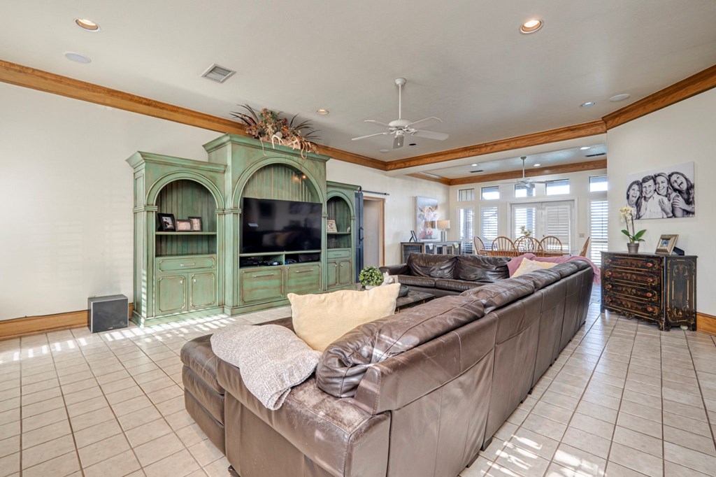 4461 Hackberry Court, Midland, Texas image 8