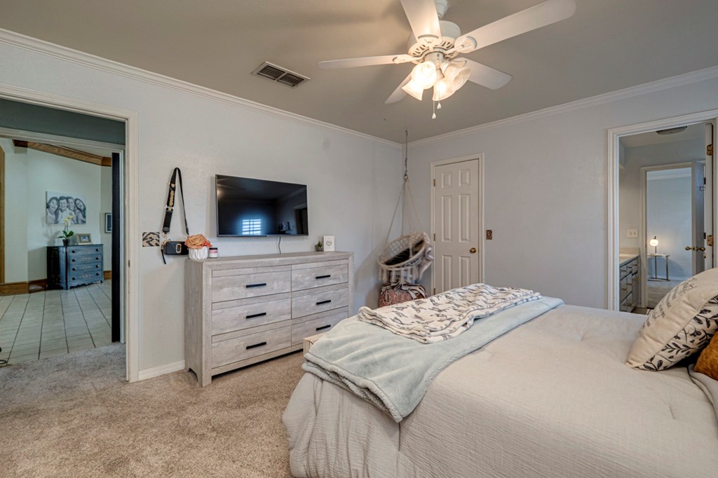 4461 Hackberry Court, Midland, Texas image 39