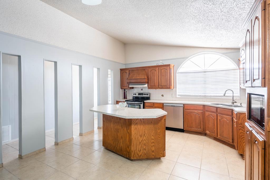 5808 W Morris St, Odessa, Texas image 6