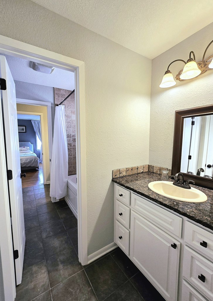 1200 W Cuthbert Ave, Midland, Texas image 27