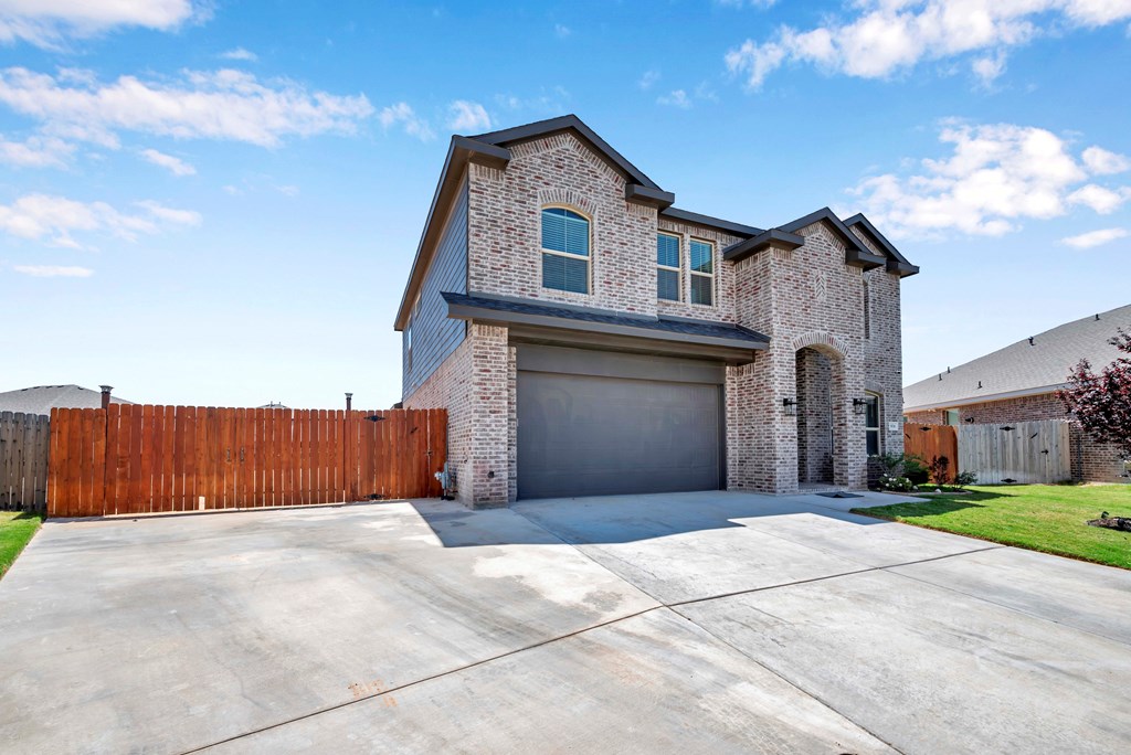 806 Revere Place, Midland, Texas image 2